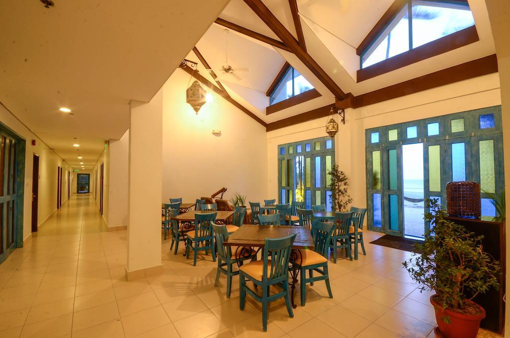 Microtel By Wyndham Puerto Princesa Esterno foto