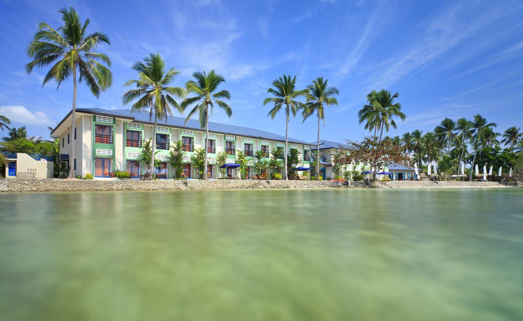 Microtel By Wyndham Puerto Princesa Esterno foto