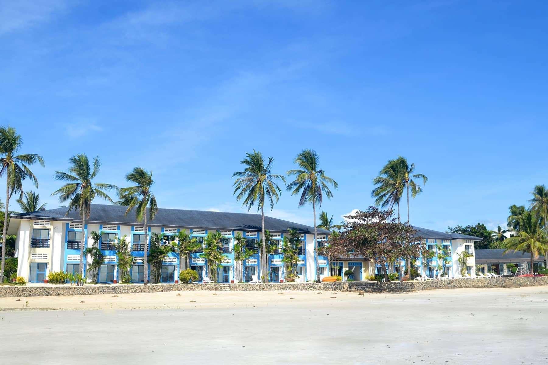 Microtel By Wyndham Puerto Princesa Esterno foto