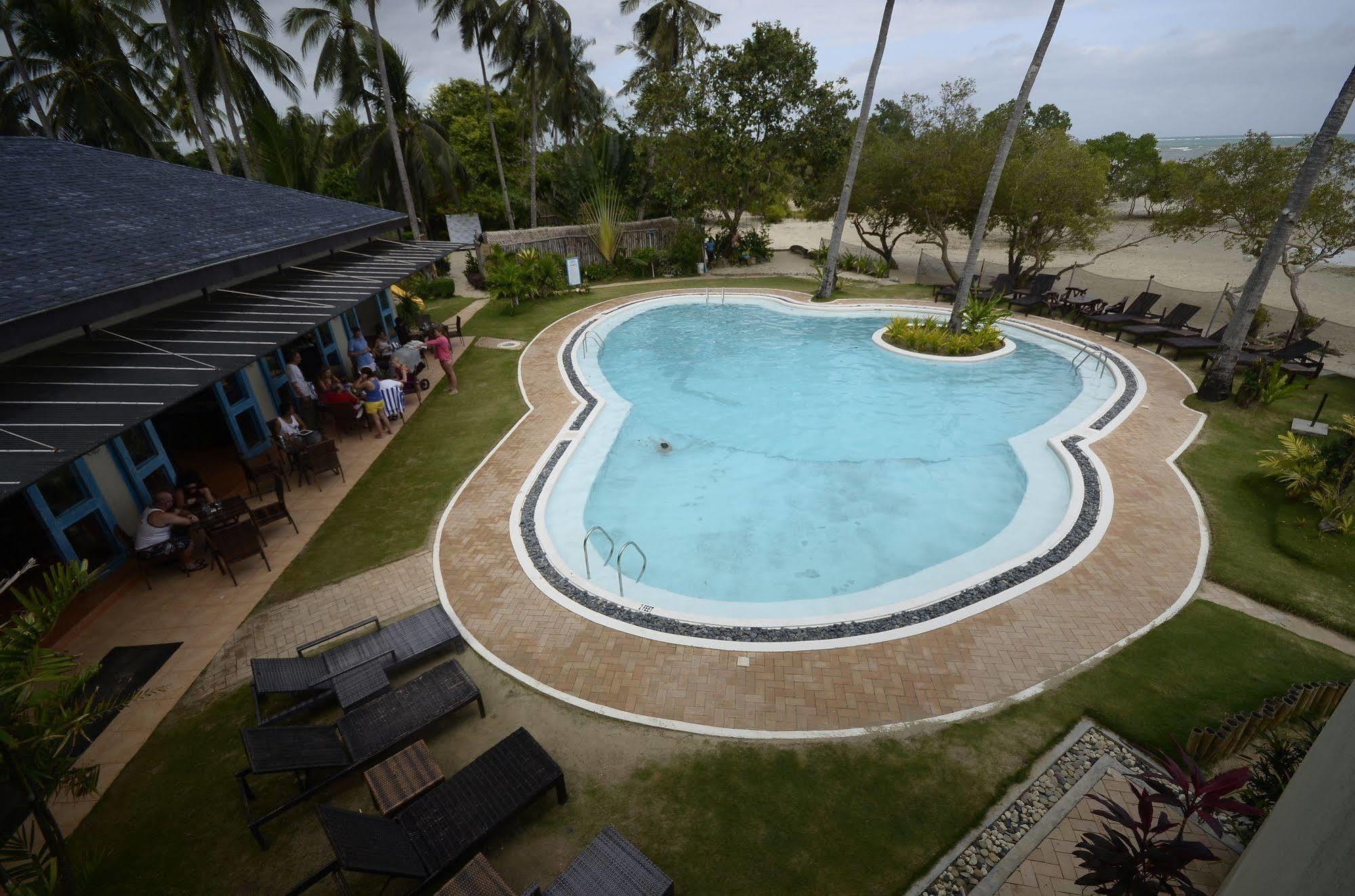 Microtel By Wyndham Puerto Princesa Esterno foto